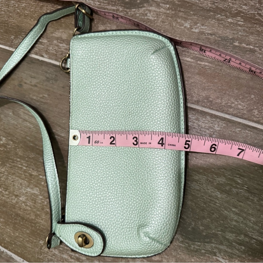 Joy Susan Green Clutch Wristlet with bronze Hardware - Picture 9 of 9